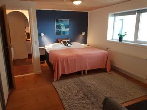 En eller flere senger på et rom på Stykkjastova - view and positioning