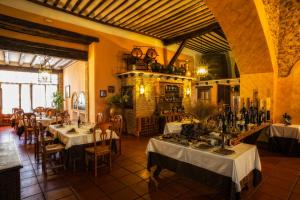 Gallery image of Hotel Bodega La Venta in Casas de los Pinos