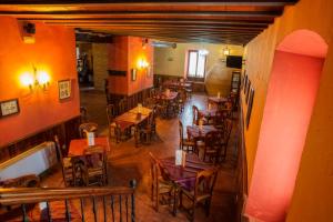 Reštaurácia alebo iné gastronomické zariadenie v ubytovaní Hotel Bodega La Venta