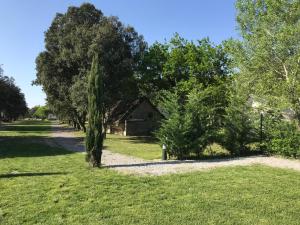 Zahrada ubytování Lodges en Provence - Ecogîtes & Restaurant insolites