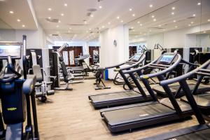 Fitness centrum a/nebo fitness zařízení v ubytování Corinthia Budapest