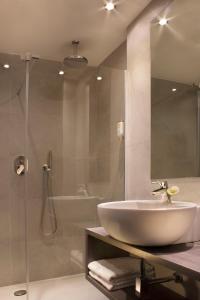 Hotel Désirée - Garda Lake Collection的一间浴室