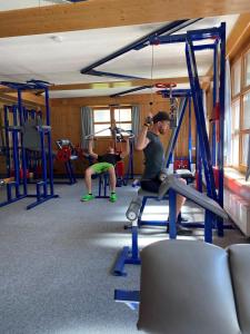 Fitness centrum a/nebo fitness zařízení v ubytování Hotel Zirbenhof
