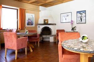 Posezení v ubytování Hotel Zirbenhof + 16 fotografií