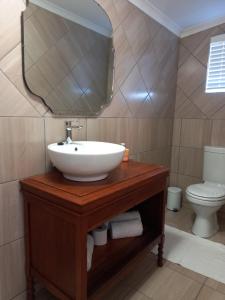 Phòng tắm tại Quaggasfontein Gastehuis