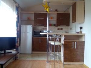 Kuchyň nebo kuchyňský kout v ubytování Studio apartments in center NEW 5 floor Без ліфту