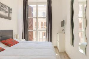 Posteľ alebo postele v izbe v ubytovaní Beautiful flat with balcony and wifi in Málaga Center