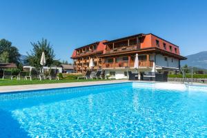 Bazén v ubytování Hotel Reischach nebo v jeho okolí