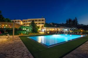 Bazén v ubytování Margarita Aparthotel nebo v jeho okolí