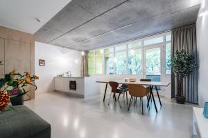 Kuchyň nebo kuchyňský kout v ubytování Houthavens Apartments