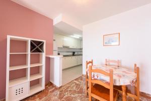 Kuchyňa alebo kuchynka v ubytovaní Apartamentos Nuevo México C 131