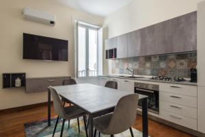 Una cocina o kitchenette en Anna's Luxury Apartment