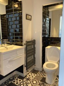 Ένα μπάνιο στο Shorelands B&B