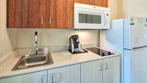 Uptown Suites Extended Stay Miami FL – Homestead