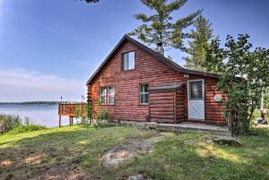 Φωτογραφία από το άλμπουμ του 1000 Islands Cabin in Chippewa Bay cabin σε Hammond +22 φωτογραφίες