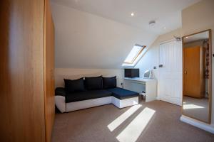 Imagen de la galería de Oakside Lodge Guest House, en Canterbury