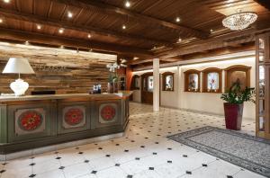 Majoituspaikan Alpejski Boutique Hotel aula tai vastaanotto