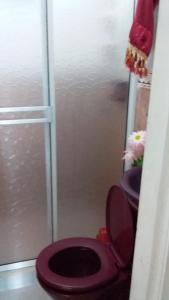 Et bad på Room in Apartment - Comfortable inn Green Sea Villa Helen Kilometres 4 Circunvalar