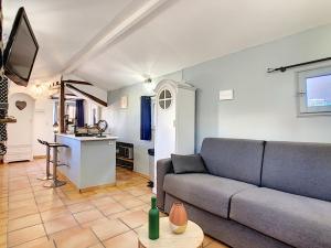 Kuchyň nebo kuchyňský kout v ubytování Le Mirador du Vieux Nice