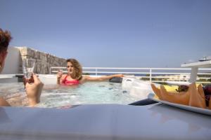 Jacuzzi Holiday Homes by LoveSud vendégei