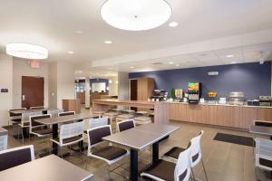 Restaurant o un lloc per menjar a Microtel Inn & Suites by Wyndham Georgetown Delaware Beaches