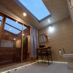 Fotografie z fotogalerie ubytování The Minimal Stargazing Cottages Jibhi v destinaci Jibhi + 83 fotografií