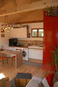 Gallery image of Le P'tit Chalet de la Fressine in Alex