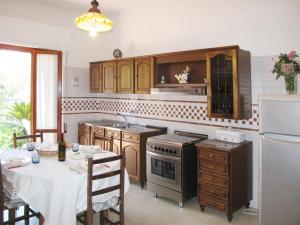 Kjøkken eller kjøkkenkrok på Apartment Wilma by Interhome