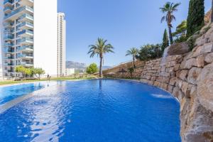 Bazén v ubytování Benidorm HEAVEN 29th floor nebo v jeho okolí