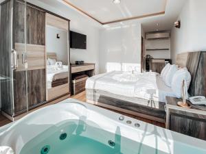 Uma cama ou camas num quarto em Best View Pyramids Hotel