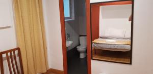 Posteľ alebo postele v izbe v ubytovaní Kontxa Guesthouse