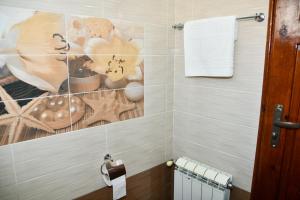 A bathroom at Тодоров Дом, Ваканционен дом под наем