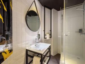 Bilik mandi di ibis Styles Dresden Neustadt