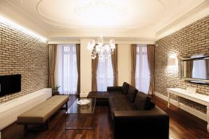 A television and/or entertainment centre at Pera Residence