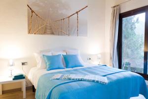 Villa Palmera, paradise near Barcelona, luxurious villa, comfortably sleeping 22にあるベッド