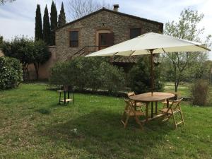 En hage utenfor Silence and relaxation in the woods of Umbria