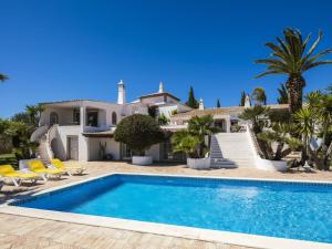 Bazén v ubytovaní Beautiful Loule Villa - Villa Quinta Tropical - Private Pool - Air conditioning - WIFI alebo v jeho blízkosti