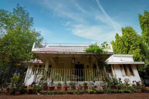 Taman di luar Nayantara