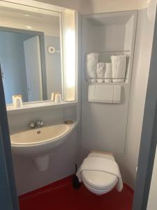 Koupelna v ubytování Boutique Hotel Lumaa Marinero