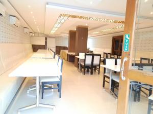Restoran või mõni muu söögikoht majutusasutuses Hotel SS Palace