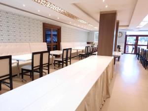 Restoran või mõni muu söögikoht majutusasutuses Hotel SS Palace