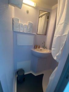 Koupelna v ubytování Boutique Hotel Lumaa Marinero