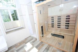 Galeriebild der Unterkunft Ferienwohnung mit eigener Sauna in zentraler Lage - Kurhaus Nordstrand FeWo 32 in Göhren