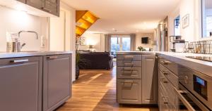 Kuchyň nebo kuchyňský kout v ubytování Appartementanlage am Arnumer See