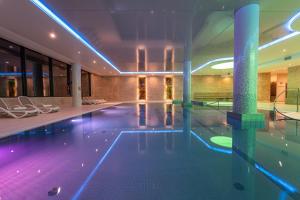 Bazén v ubytování Vestina Wellness & SPA Hotel nebo v jeho okolí + 35 fotografií