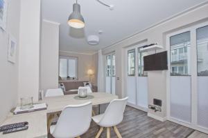 TV/Unterhaltungsangebot in der Unterkunft zentrale FeWo mit Balkon, gratis Nutzung vom AHOI Erlebnisbad und Sauna in Sellin - Villa Buskam FeWo 22