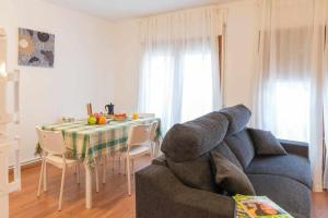 A seating area at Candelario apartamentos