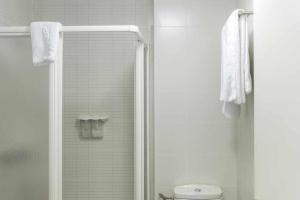 A bathroom at Candelario apartamentos