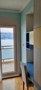 Fotografie z fotogalerie ubytování Panoramic sea view 3-bedroom apartment 50 m from the sea v destinaci Budva