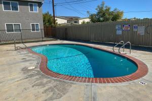 Kolam renang di atau di dekat Huntington Highlight - Pool, Patio, Close To Beach